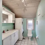 Einladendes Poolhaus Mit Meerblick - Einladendes Poolhaus Mit Meerblick *