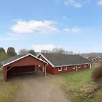 Einladendes Poolhaus Mit Meerblick - Einladendes Poolhaus Mit Meerblick *