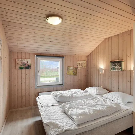 Einladendes Poolhaus Mit Meerblick - Einladendes Poolhaus Mit Meerblick *