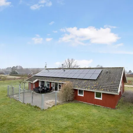 Einladendes Poolhaus Mit Meerblick - Einladendes Poolhaus Mit Meerblick *